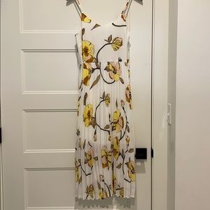 White floral pleated dress